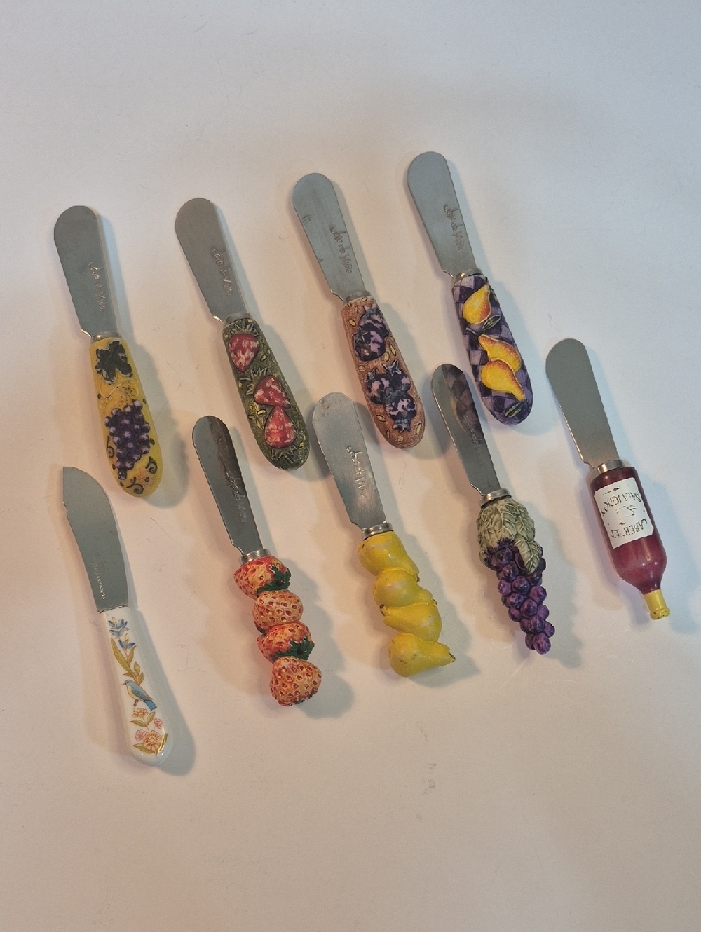 ASSORTED Decorative Fruit Motif Handle Spreaders Knives, Set of 9